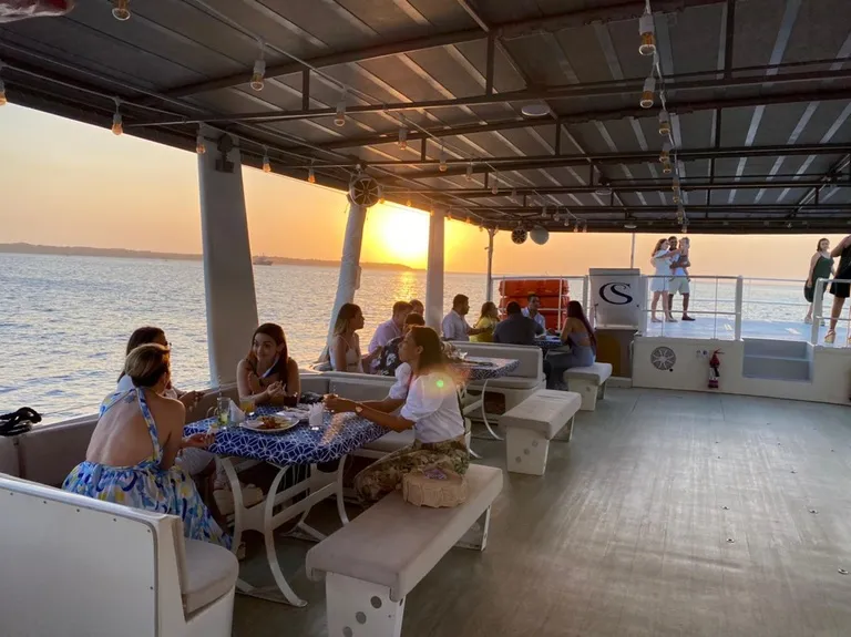 Tour Atardecer Catamarán